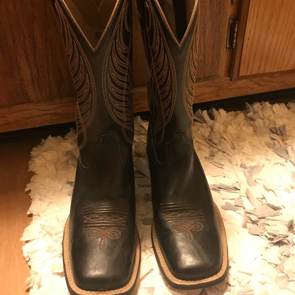 Black Ariat Boots